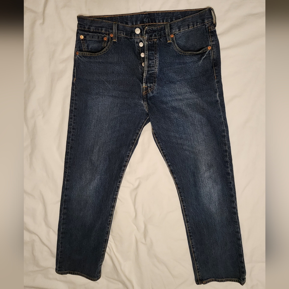 Levi's - Picture 3 of 3